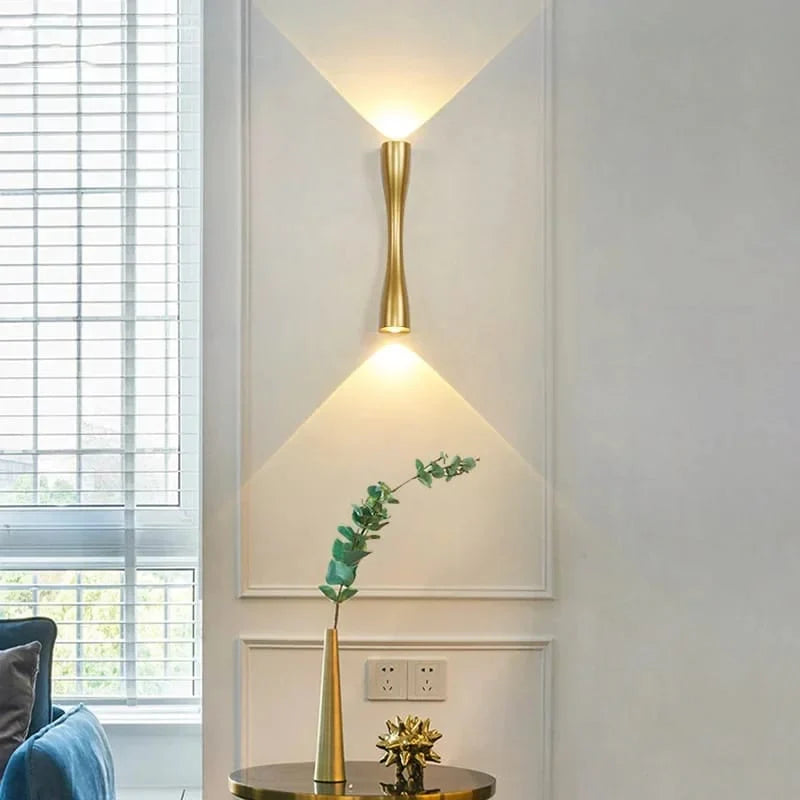 Modern Minimalist Outdoor Wall Light (10 Inches Long)