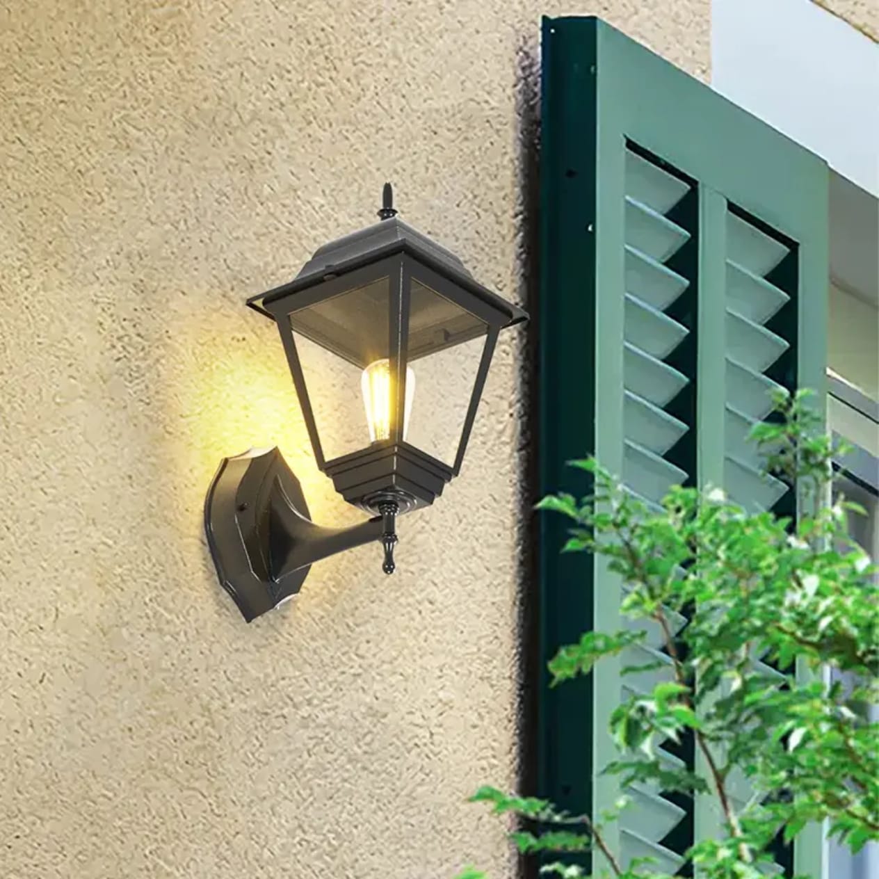 Classic Outdoor Wall Light