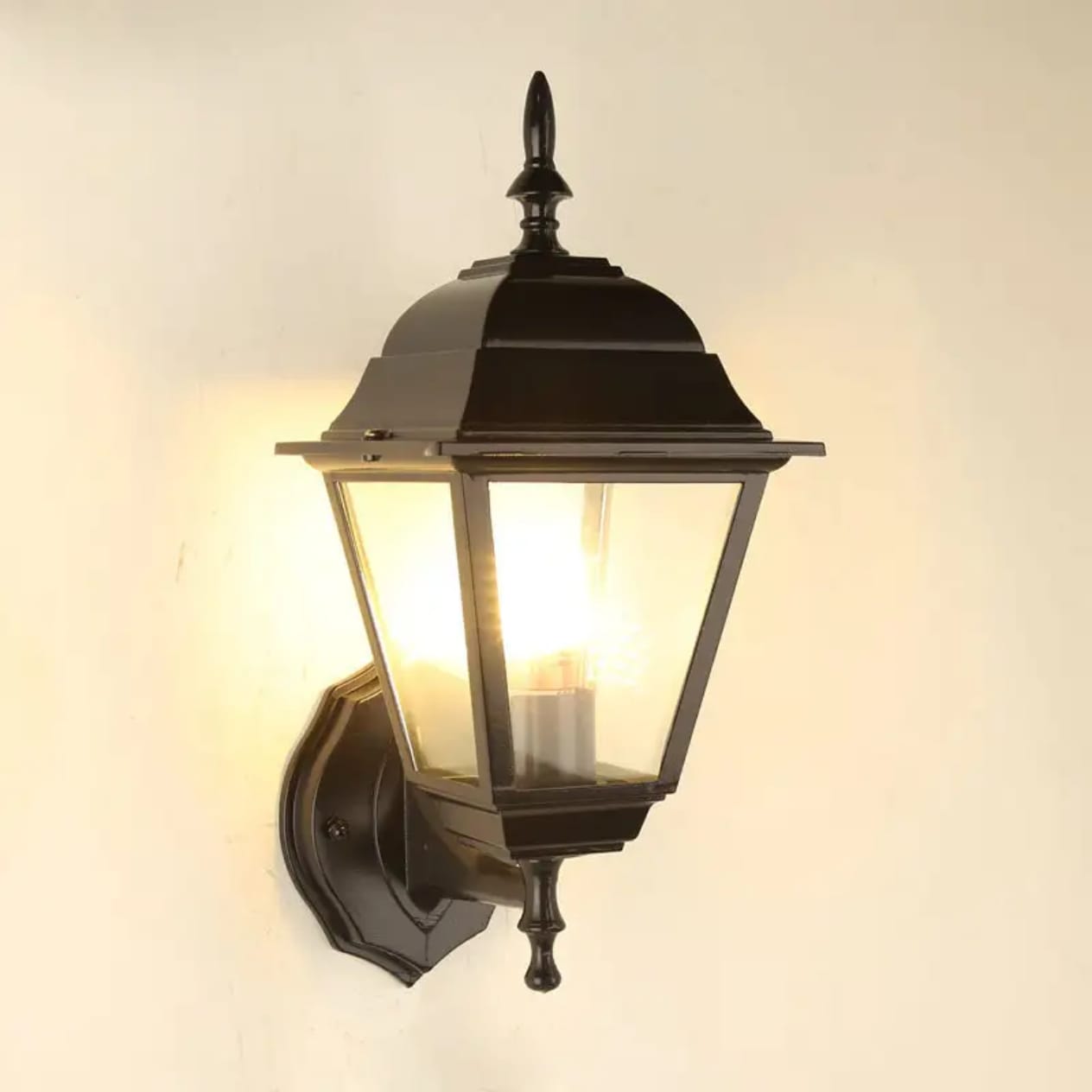 Classic Outdoor Wall Light