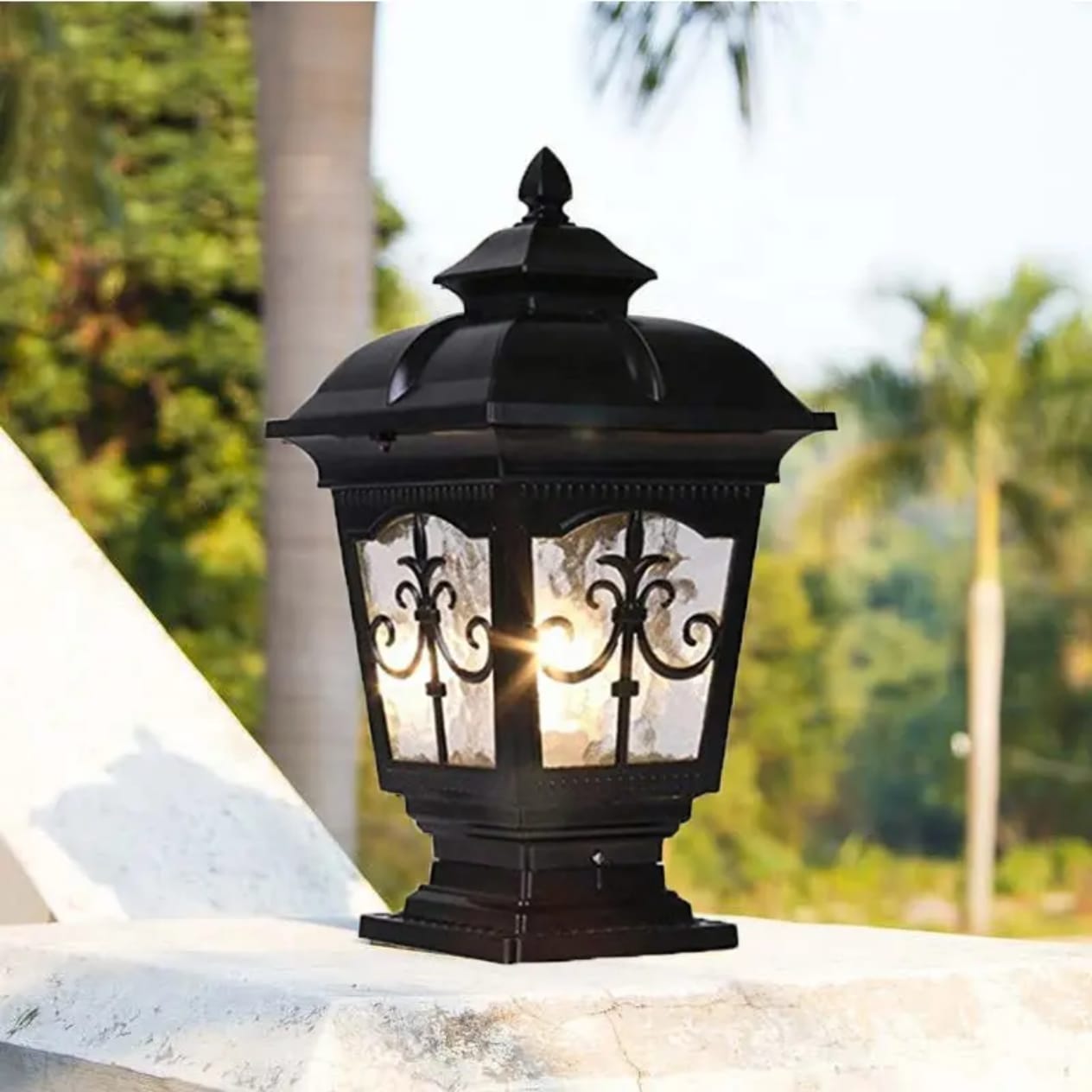 Classic European Style Gate Light