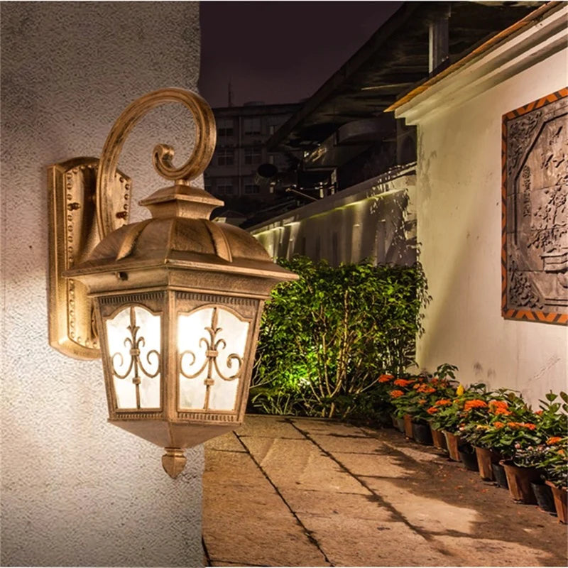 Classic Style Retro Outdoor Waterproof Wall Light IP54